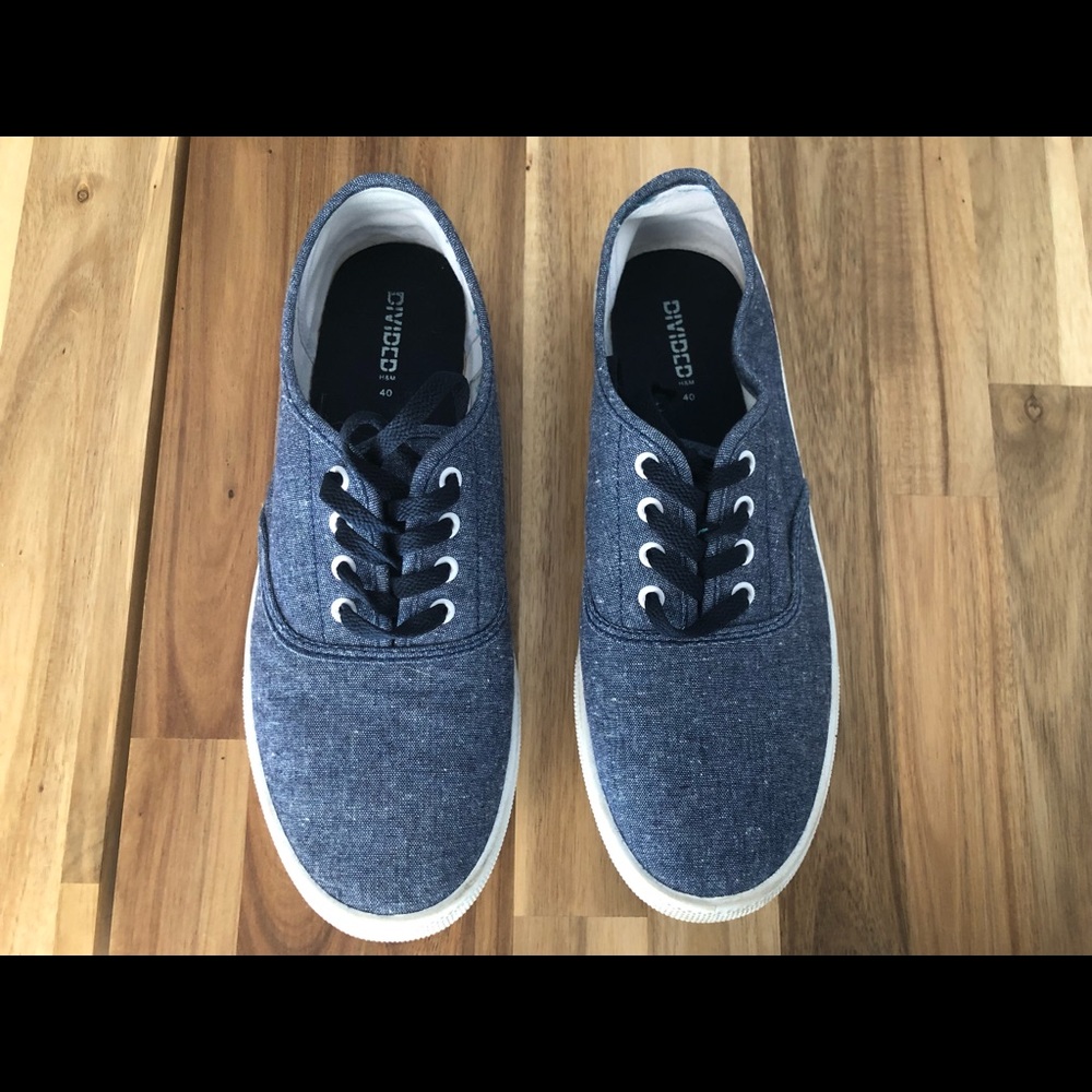 H&M’s sneakers 40